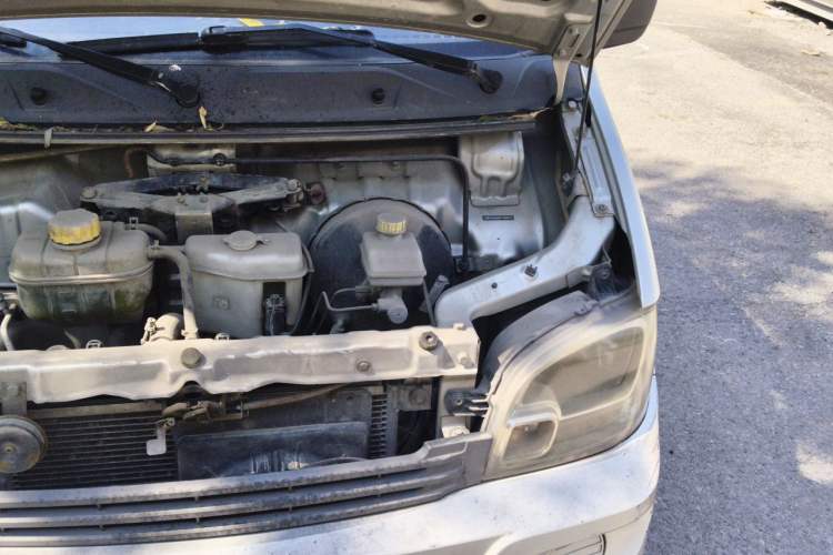 Used Wuling Zhiguang 2014 1.2L Extended Version LD6 Engine Bay Left