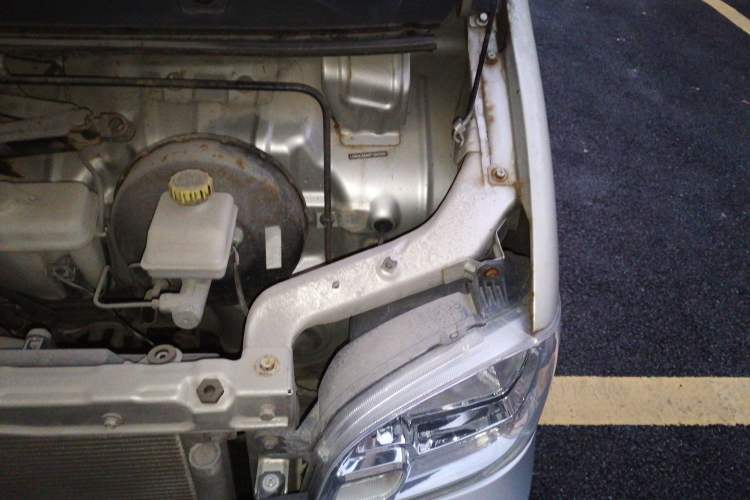 Used Wuling Zhiguang 2014 1.2L Extended Version LD6 Engine Bay Left