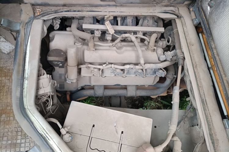 Used Wuling Zhiguang 2014 1.2L Extended Version LD6 Engine Bay