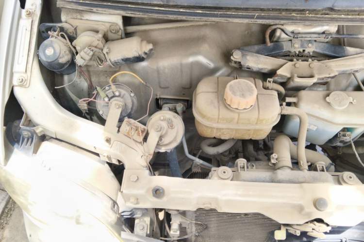 Used Wuling Zhiguang 2014 1.2L Extended Version LD6 Engine Bay Right