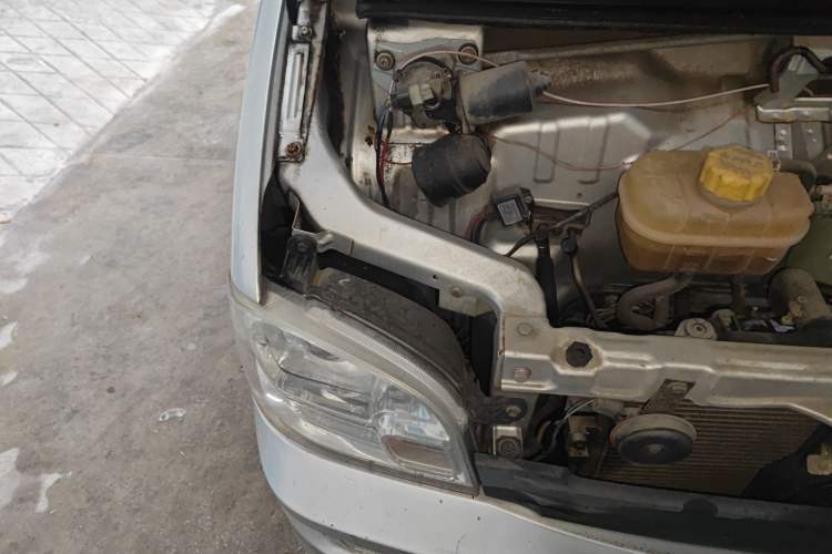 Used Wuling Zhiguang 2014 1.2L Extended Version LD6 Engine Bay Right