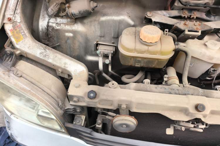 Used Wuling Zhiguang 2014 1.2L Extended Version LD6 Engine Bay Right