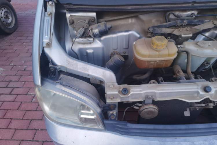 Used Wuling Zhiguang 2014 1.2L Extended Version LD6 Engine Bay Right