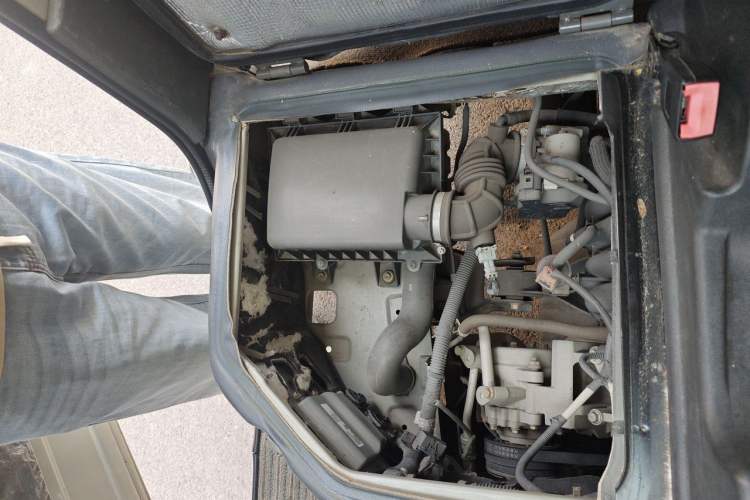 Used Wuling Zhiguang 2014 1.2L Extended Version LD6 Engine Bay Right