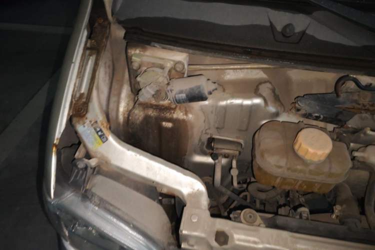 Used Wuling Zhiguang 2014 1.2L Extended Version LD6 Engine Bay Right