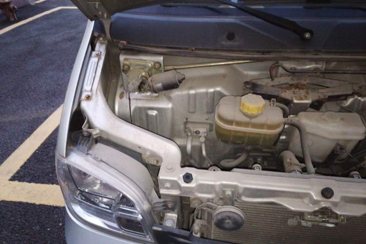 Used Wuling Zhiguang 2014 1.2L Extended Version LD6 Engine Bay Right