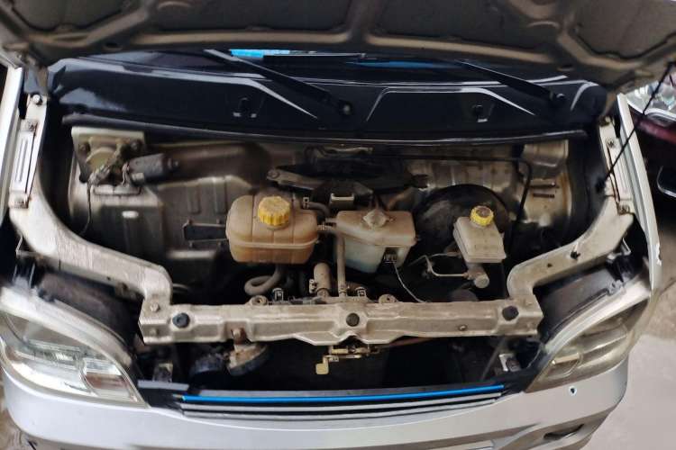 Used Wuling Zhiguang 2014 1.2L Extended Version LD6 Engine Bay