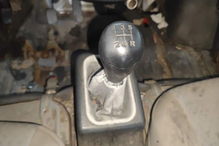 Used Wuling Zhiguang 2014 1.2L Extended Version LD6 Gear Lever