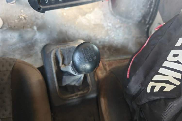 Used Wuling Zhiguang 2014 1.2L Extended Version LD6 Gear Lever