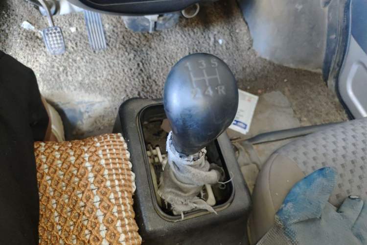 Used Wuling Zhiguang 2014 1.2L Extended Version LD6 Gear Lever