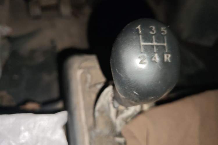 Used Wuling Zhiguang 2014 1.2L Extended Version LD6 Gear Lever