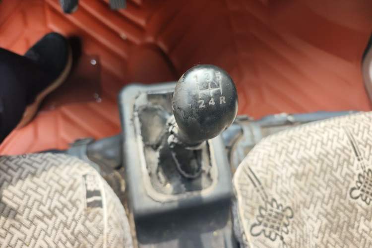 Used Wuling Zhiguang 2014 1.2L Extended Version LD6 Gear Lever