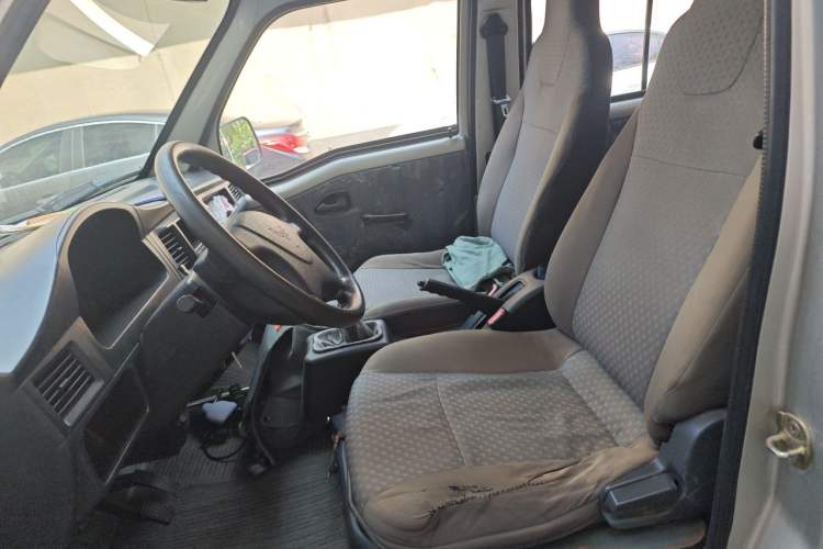 Used Wuling Zhiguang 2014 1.2L Extended Version LD6 Left Front Seat