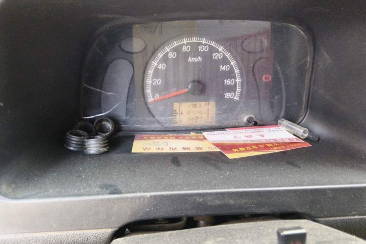 Used Wuling Zhiguang 2014 1.2L Extended Version LD6 Odometer Close Up