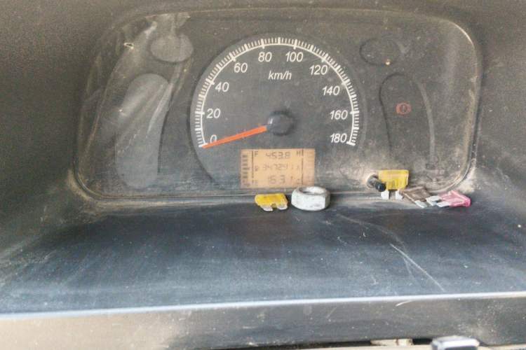 Used Wuling Zhiguang 2014 1.2L Extended Version LD6 Odometer Close Up