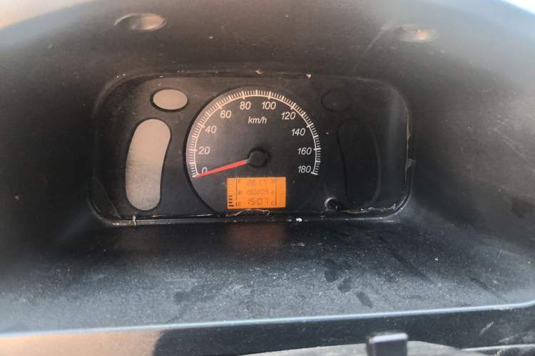 Used Wuling Zhiguang 2014 1.2L Extended Version LD6 Odometer Close Up