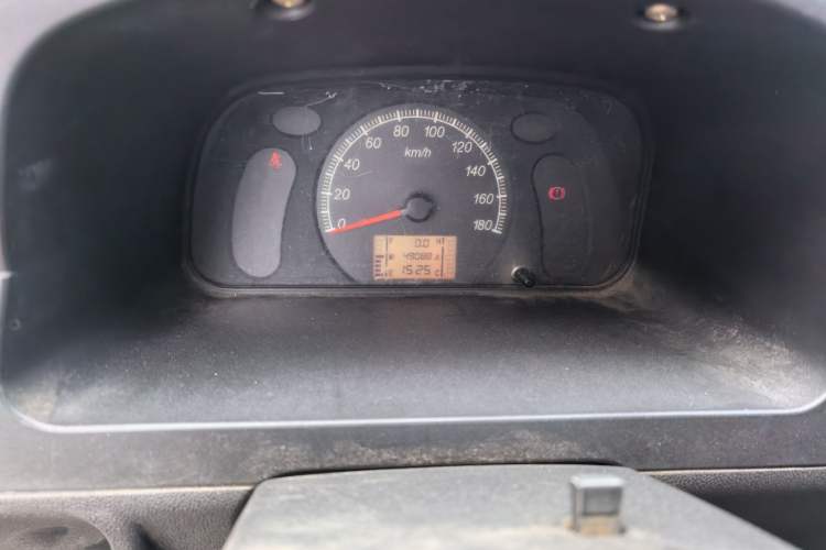 Used Wuling Zhiguang 2014 1.2L Extended Version LD6 Odometer Close Up