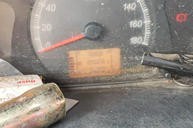Used Wuling Zhiguang 2014 1.2L Extended Version LD6 Odometer Close Up