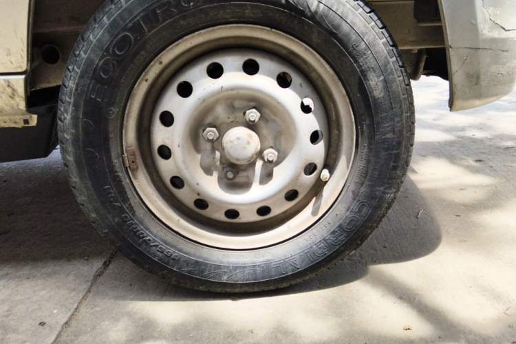 Used Wuling Zhiguang 2014 1.2L Extended Version LD6 Right Front Wheel Hub