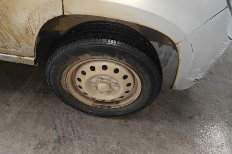 Used Wuling Zhiguang 2014 1.2L Extended Version LD6 Right Front Wheel Hub