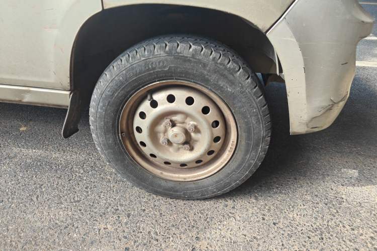 Used Wuling Zhiguang 2014 1.2L Extended Version LD6 Right Front Wheel Hub