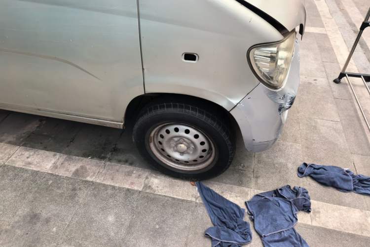 Used Wuling Zhiguang 2014 1.2L Extended Version LD6 Right Front Wheel Hub
