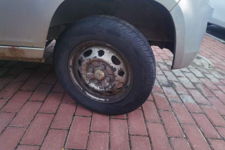 Used Wuling Zhiguang 2014 1.2L Extended Version LD6 Right Front Wheel Hub