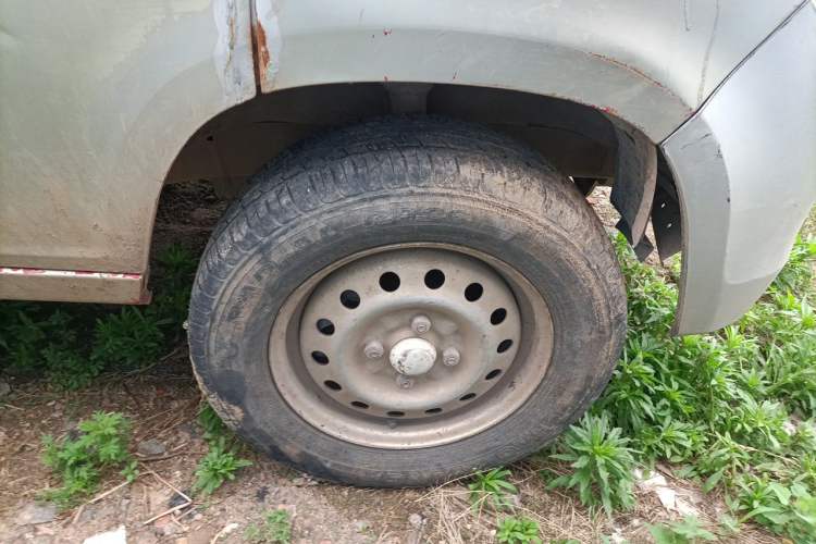 Used Wuling Zhiguang 2014 1.2L Extended Version LD6 Right Front Wheel Hub
