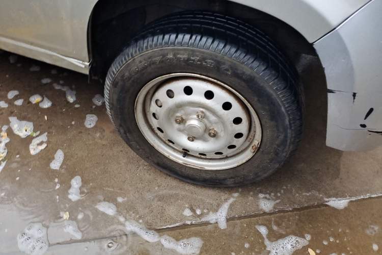 Used Wuling Zhiguang 2014 1.2L Extended Version LD6 Right Front Wheel Hub