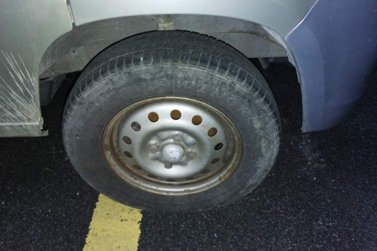 Used Wuling Zhiguang 2014 1.2L Extended Version LD6 Right Front Wheel Hub