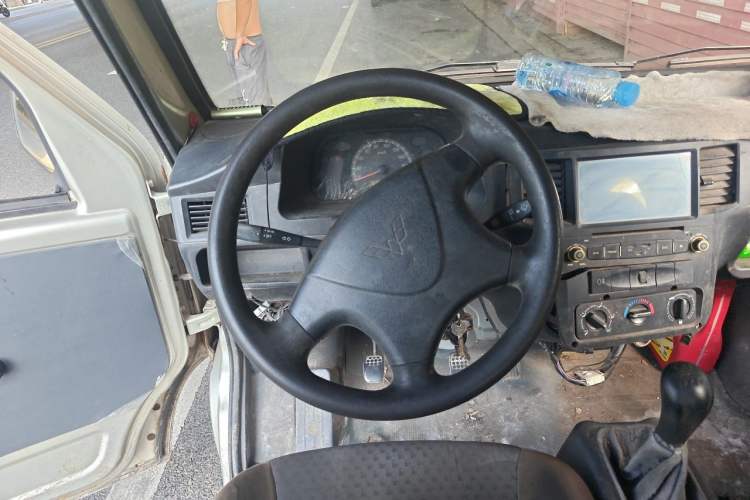 Used Wuling Zhiguang 2014 1.2L Extended Version LD6 Steering Wheel
