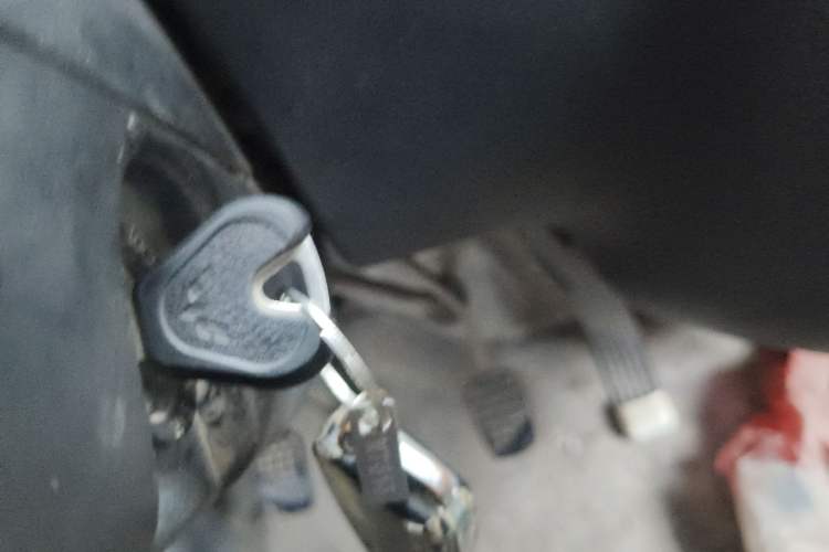 Used Wuling Zhiguang 2014 1.2L Extended Version LD6 Vehicle Key