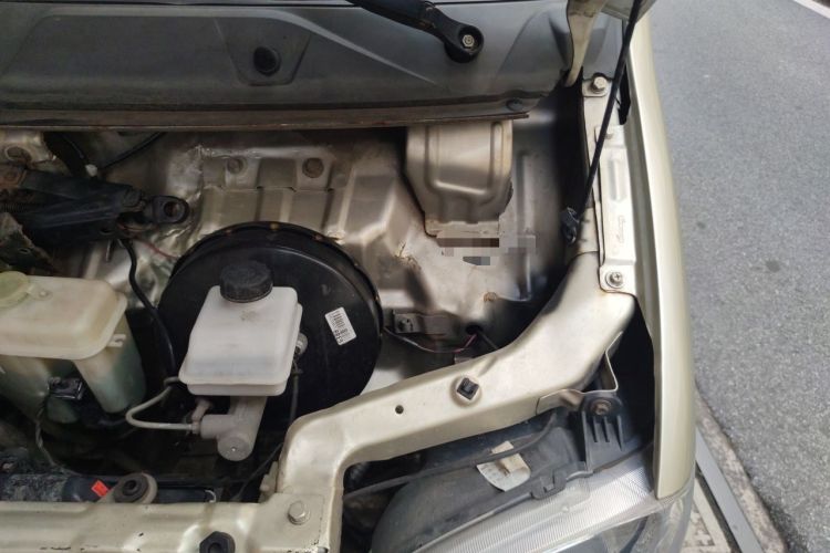 Used Wuling Zhiguang 2014 1.2L Extended Version LD6 Engine Bay Left