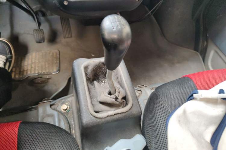 Used Wuling Zhiguang 2014 1.2L Extended Version LD6 Gear Lever