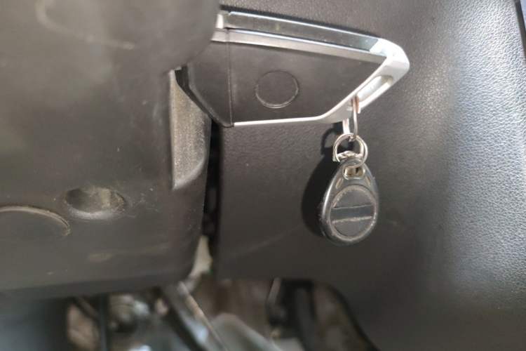 Used Wuling Zhiguang 2014 1.2L Extended Version LD6 Vehicle Key