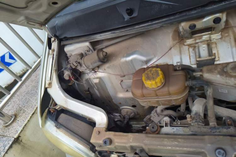 Used Wuling Zhiguang 2014 1.2L Extended Version LD6 Engine Bay Right