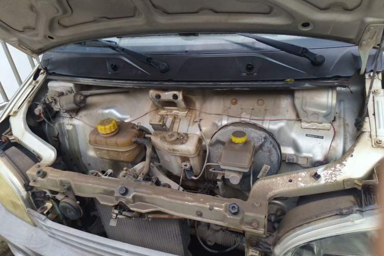 Used Wuling Zhiguang 2014 1.2L Extended Version LD6 Engine Bay