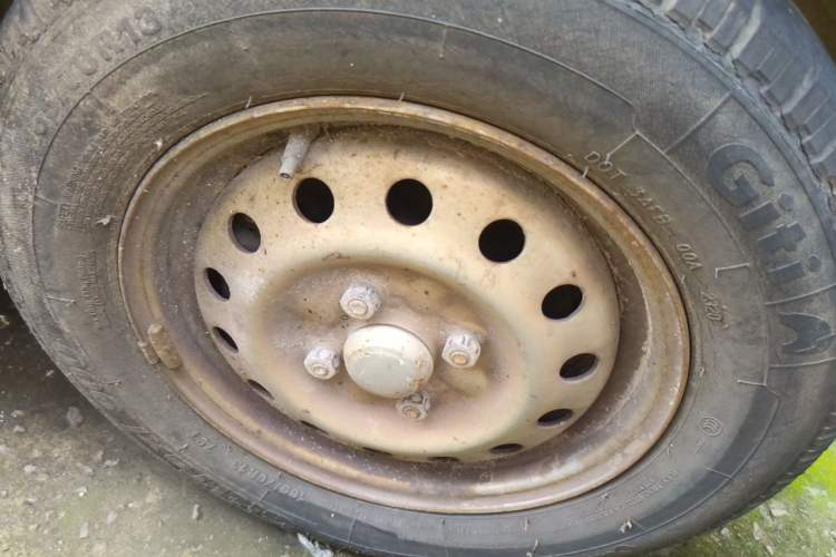 Used Wuling Zhiguang 2014 1.2L Extended Version LD6 Right Front Wheel Hub