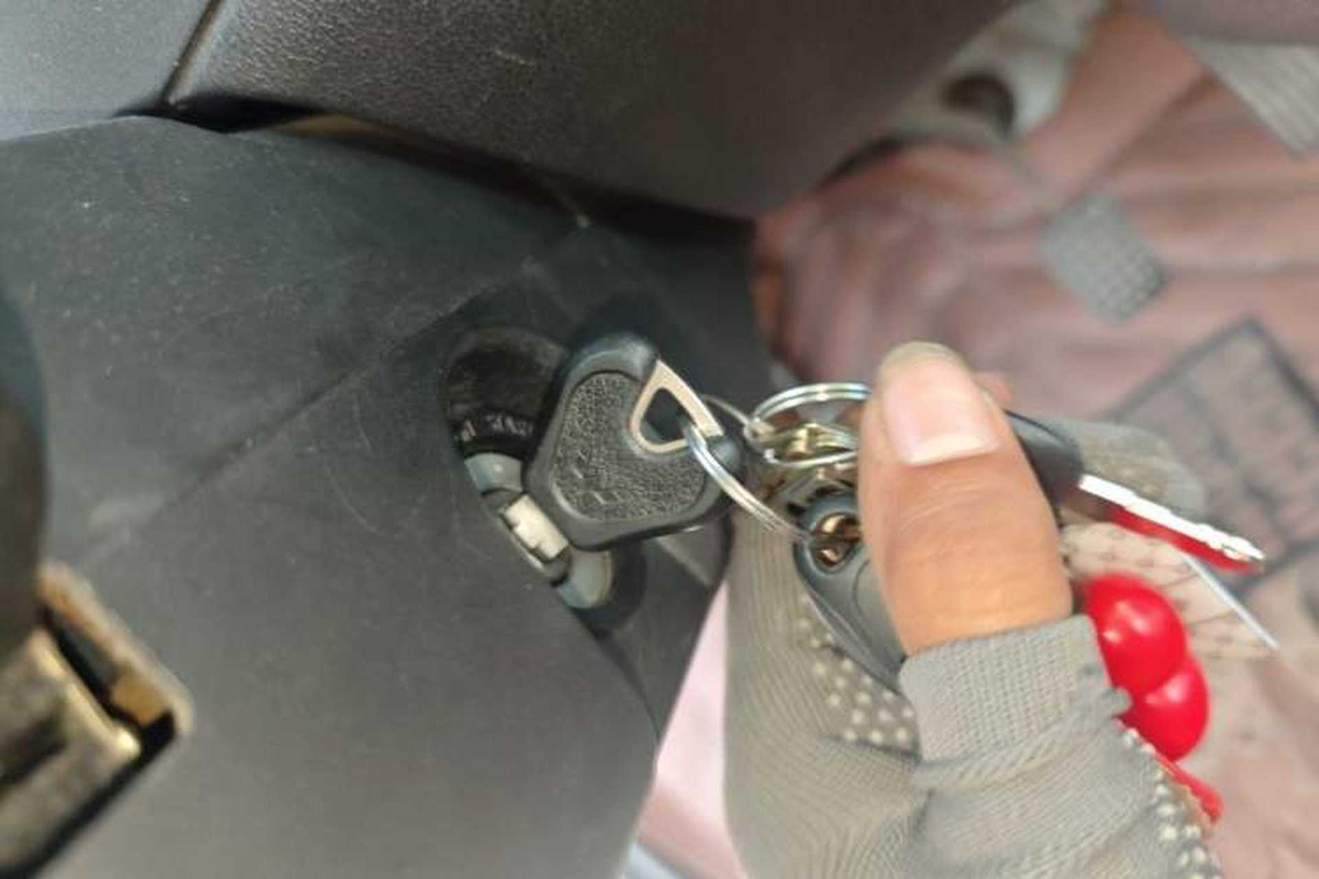 Used Wuling Zhiguang 2015 1.2L S Practical Model LSI Vehicle Key