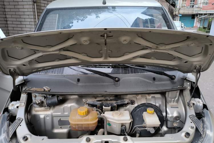 Used Wuling Zhiguang 2015 1.2L S Practical Model LSI Engine Bay