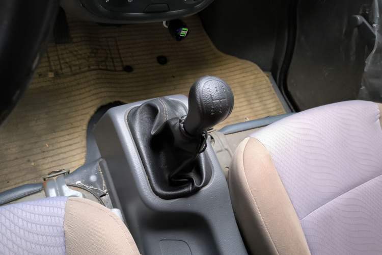 Used Wuling Zhiguang 2015 1.2L S Practical Model LSI Gear Lever