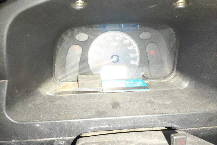 Used Wuling Zhiguang 2015 1.2L Practical LS-I Model Instrument Cluster