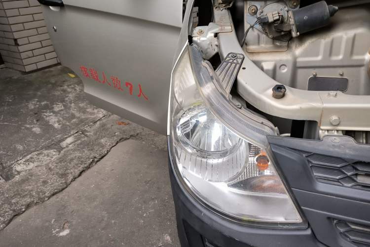 Used Wuling Zhiguang 2015 1.2L S Practical Model LSI Right Front Headlight