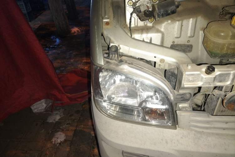 Used Wuling Zhiguang 2015 1.2L Practical LS-I Model Right Front Headlight