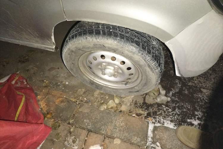 Used Wuling Zhiguang 2015 1.2L Practical LS-I Model Right Front Wheel Hub