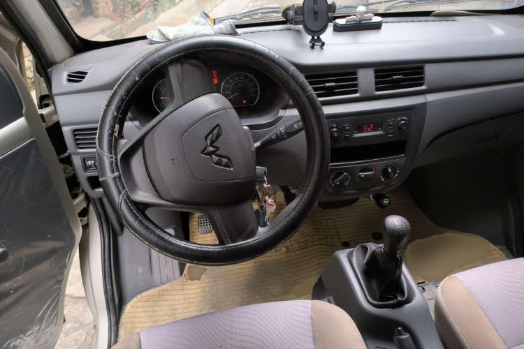 Used Wuling Zhiguang 2015 1.2L S Practical Model LSI Steering Wheel