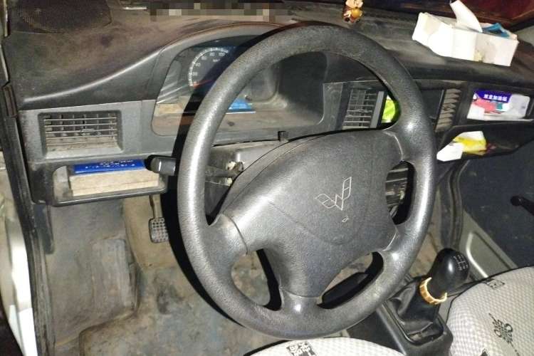 Used Wuling Zhiguang 2015 1.2L Practical LS-I Model Steering Wheel