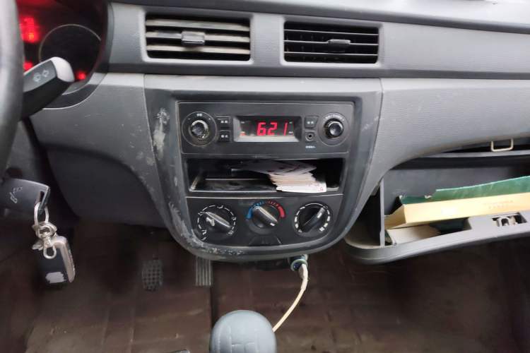 Used Wuling Zhiguang 2015 1.2L S Practical Model LSI Audio And AC Panel