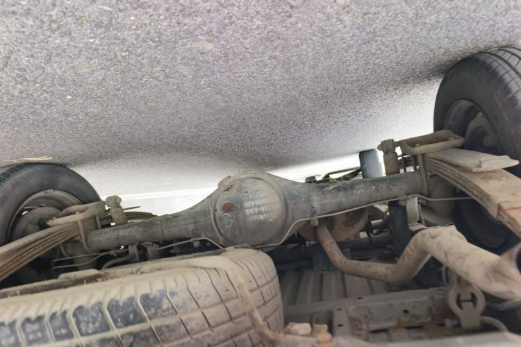 Used Wuling Zhiguang 2015 1.2L Practical LS-I Model Chassis Rear