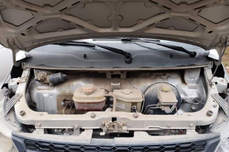 Used Wuling Zhiguang 2015 1.2L S Practical Model LSI Engine Bay